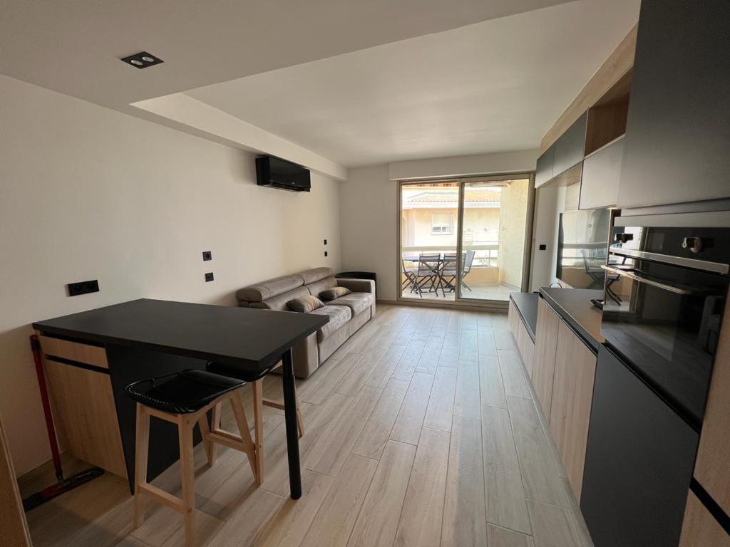 Apartament Le Diatomee - Rue Du Port Cavalaire-sur-Mer Zewnętrze zdjęcie